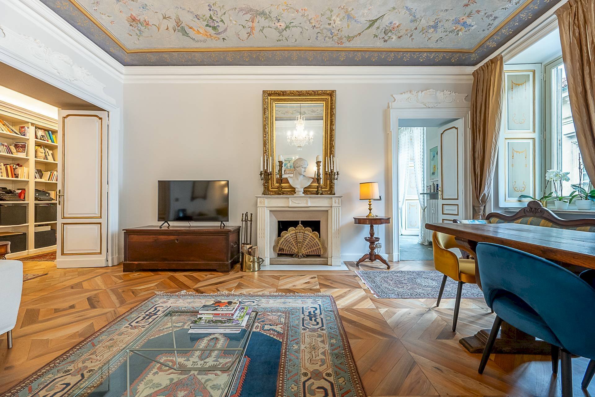 Four-room apartment Via dei Mercanti, Torino (neighborhood Centro) - photo 3