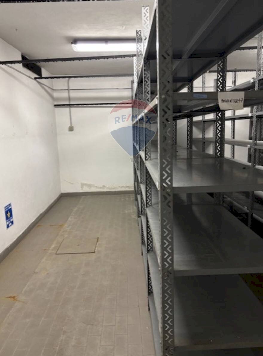 Magazzino Via Broletto, Milano - foto 1