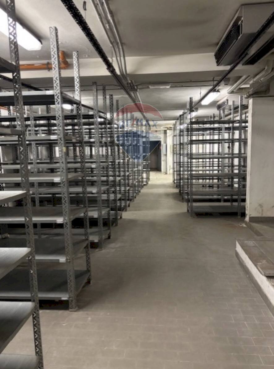 Magazzino Via Broletto, Milano - foto 2