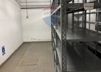 Magazzino Via Broletto, Milano - foto 1