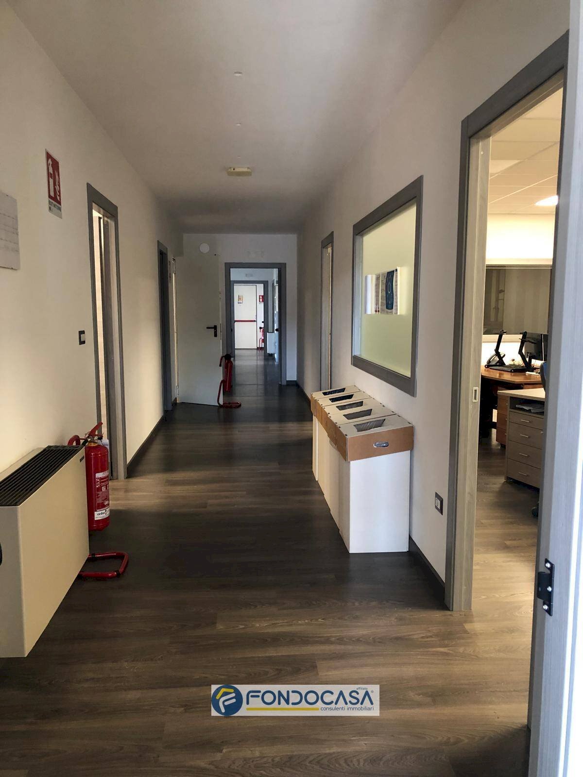 Office Via Sabato Visco, Salerno - photo 1