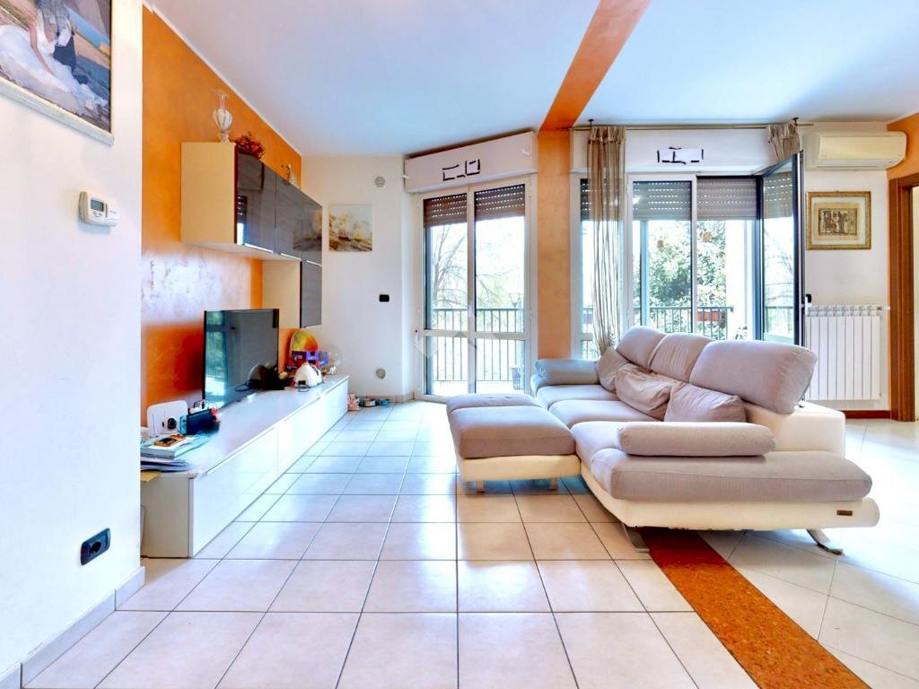 Four-room apartment Via Caduti in Missione di Pace, Milano (neighborhood Rubattino) - photo 1