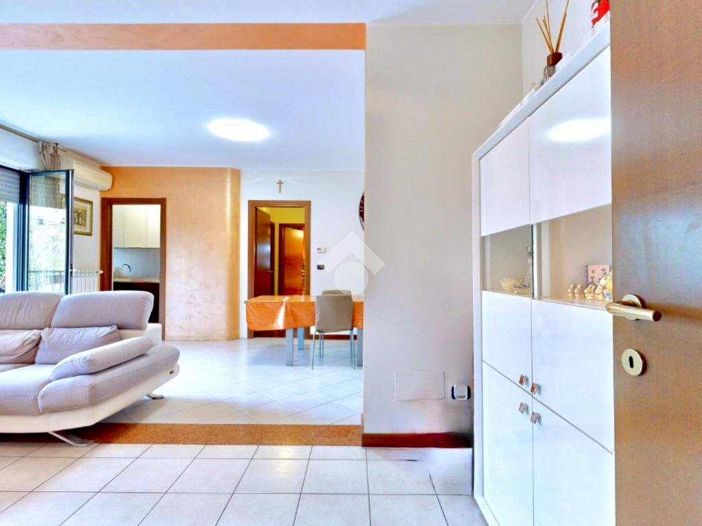 Four-room apartment Via Caduti in Missione di Pace, Milano (neighborhood Rubattino) - photo 3