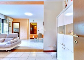 Four-room apartment Via Caduti in Missione di Pace, Milano (neighborhood Rubattino) - photo 3