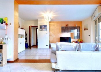 Four-room apartment Via Caduti in Missione di Pace, Milano (neighborhood Rubattino) - photo 5