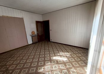 Three-room apartment Via Roberto Lepetit, 86, Garessio - photo 2