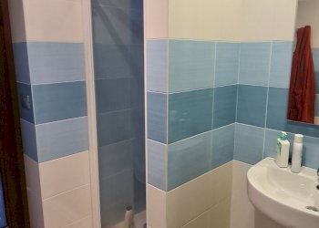 Bagno - Bilocale via San Giovanni Bosco, Cuneo (zona Centro) - foto 8