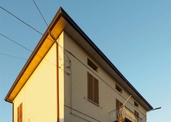 Independent house Carpineti - photo 1