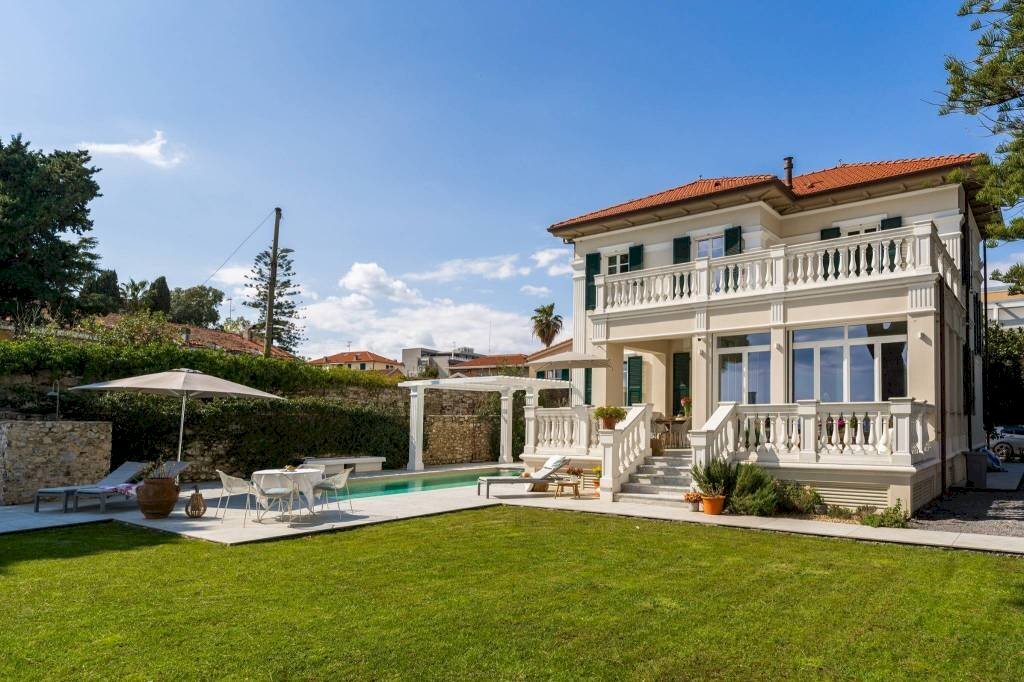 Facciata - Villa via Generale Ardoino, 114, Diano Marina - foto 3