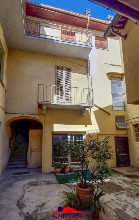 Facciata - One-room apartment via Umberto I, 128, Busca - photo 2