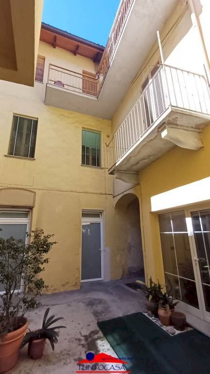 Cortile interno - One-room apartment via Umberto I, 128, Busca - photo 3
