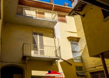 Facciata - One-room apartment via Umberto I, 128, Busca - photo 1