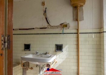 Bagno - Monolocale via Umberto I, 128, Busca - foto 10