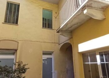 Cortile interno - Trilocale via Umberto I, 128, Busca - foto 2