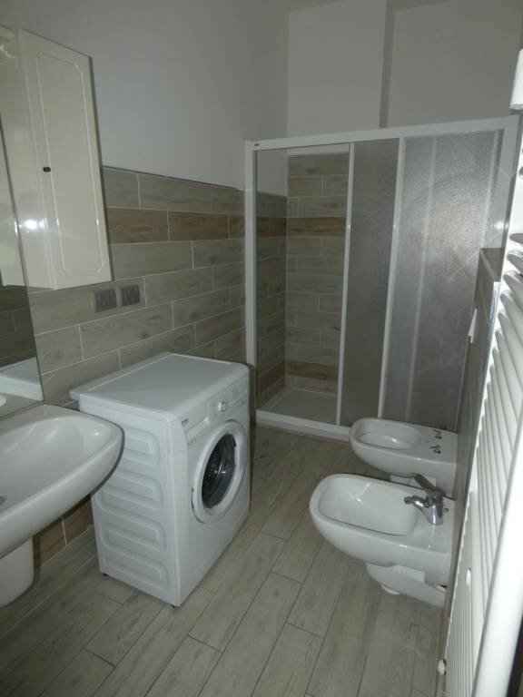 Bagno - Bilocale corso Europa, 22A, Alba - foto 2