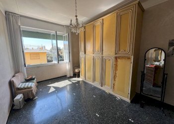 Camera da letto - Quadrilocale via Alberto Guglielmotti, 47, Genova (zona Pegli) - foto 10