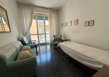 Camera da letto - Quadrilocale via Alberto Guglielmotti, 47, Genova (zona Pegli) - foto 16