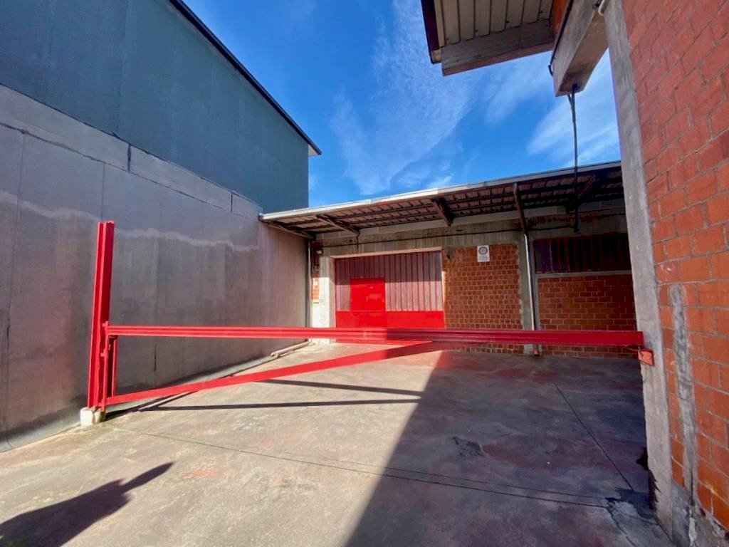 Facciata - Capannone via Andrea Martinotti, 7, Camburzano - foto 1