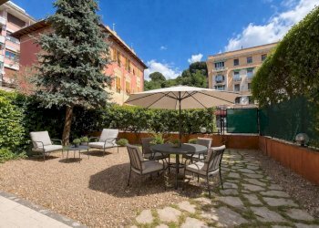 Giardino - Trilocale via Bartolomeo Chighizola, 8, Genova (zona Quarto) - foto 1