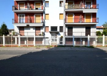 Three-room apartment Via N. Bixio, Vittuone - photo 1
