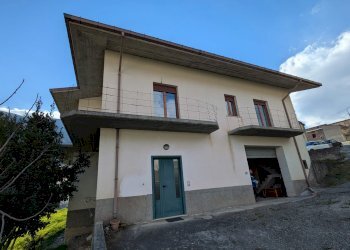 Casa indipendente Via Rondine, 9, frazione Pastena, Castelpetroso - foto 2