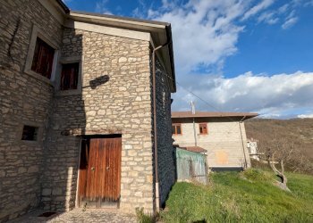 Casa indipendente Via Rondine, 9, frazione Pastena, Castelpetroso - foto 5