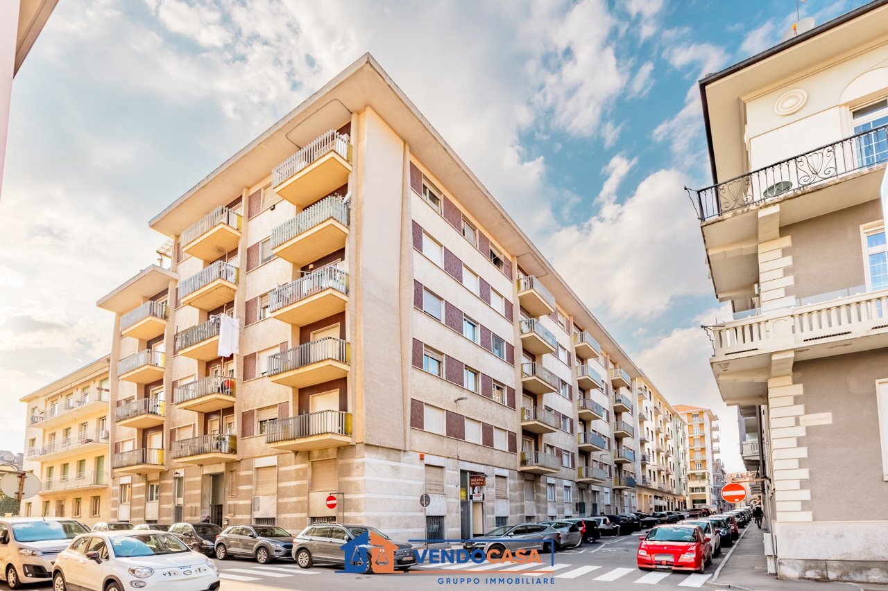 Three-room apartment Pinerolo - photo 1