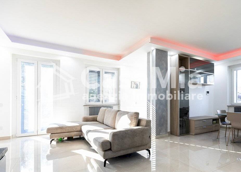 Villa Unifamiliare Via Dante Alighieri, Marnate - foto 1