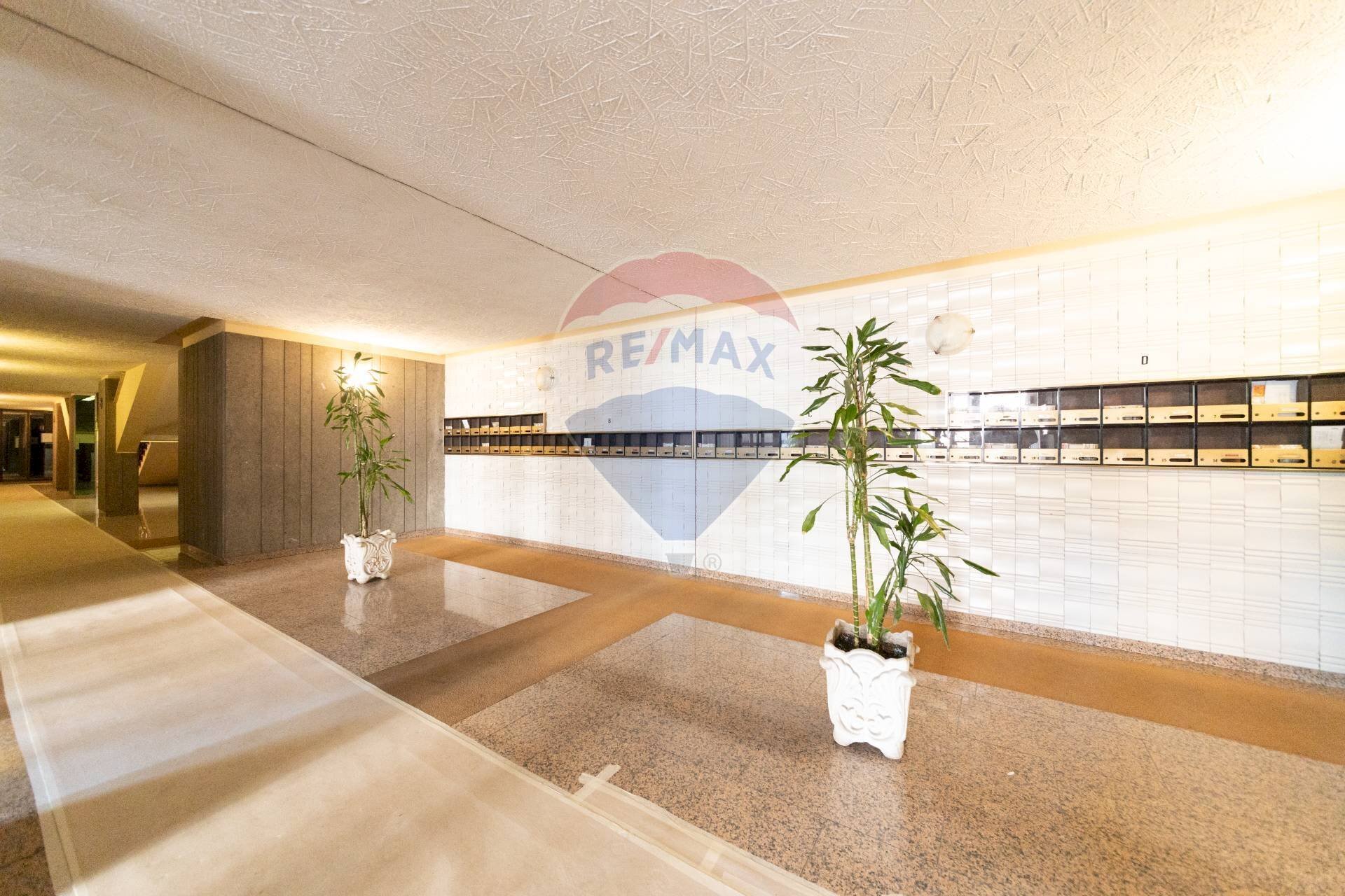 Two-room apartment Roma (neighborhood Colli Albani) - photo 3