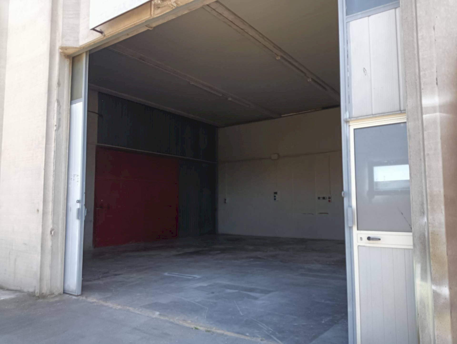 Commercial Premises Via Vanzetti, Terni - photo 1