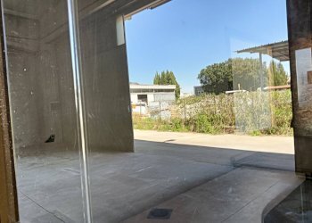 Locale Commerciale Via Vanzetti, Terni - foto 10