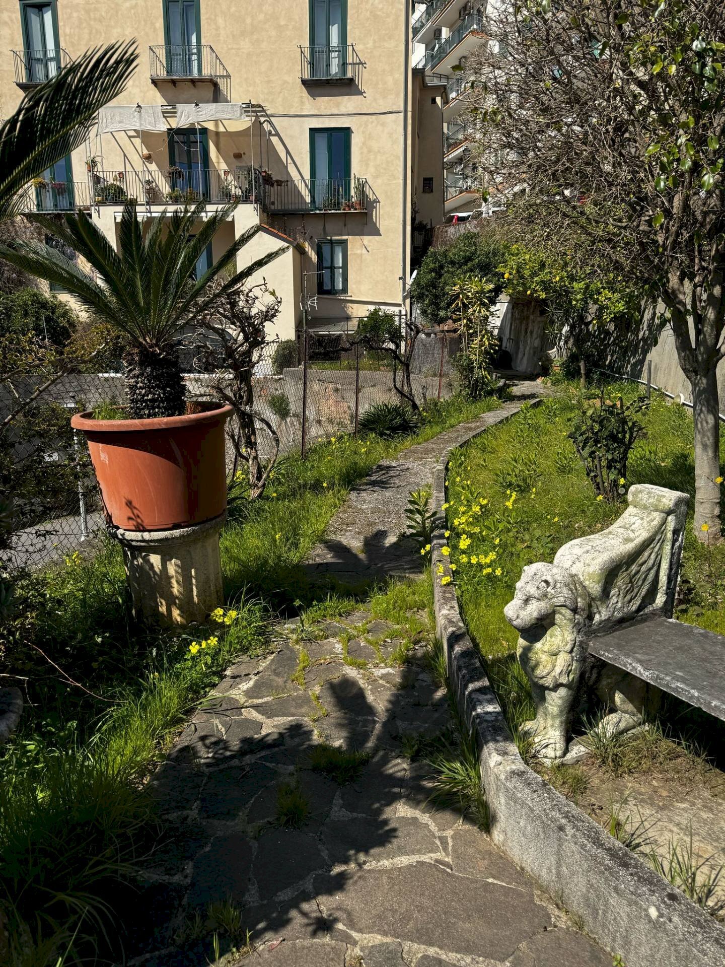 Bilocale Via San Francesco Di Paola, Salerno - foto 1