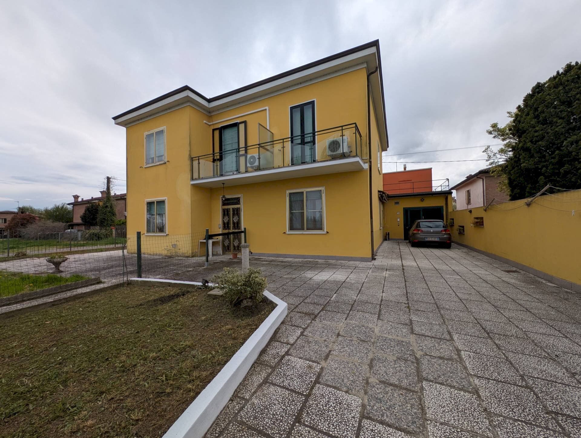 Villa Bifamiliare Via Bologna, Ferrara (zona Via Bologna) - foto 1
