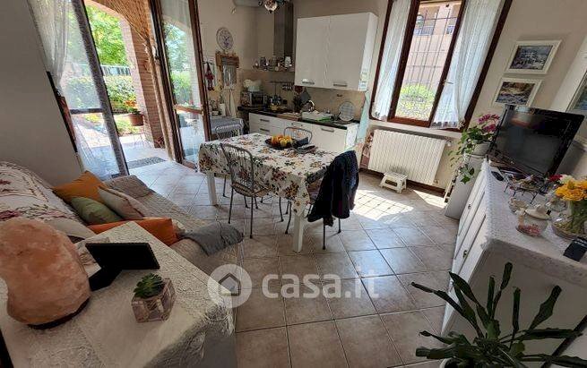 Salone - Three-room apartment via San Geminiano, San Prospero - photo 2