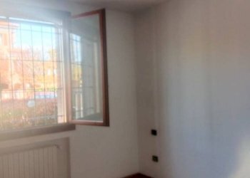 Camera da letto - Three-room apartment via San Geminiano, San Prospero - photo 6