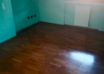 Camera da letto - Three-room apartment via San Geminiano, San Prospero - photo 16