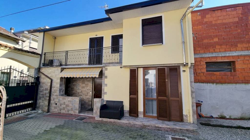 Facciata - Independent house via Giacomo Matteotti, 41, Suno - photo 1