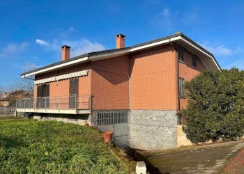 Facciata - Villa via Fratelli Bosco, 4, Carmagnola - foto 3
