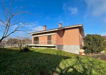 Facciata - Villa via Fratelli Bosco, 4, Carmagnola - foto 4