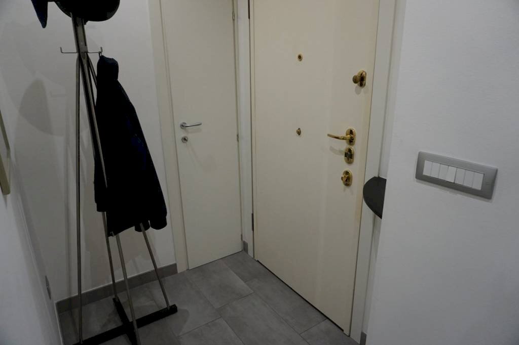 Ingresso - Quadrilocale via Gian Battista Monti, 20, Genova (zona Sampierdarena) - foto 2