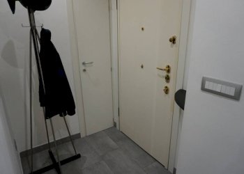 Ingresso - Quadrilocale via Gian Battista Monti, 20, Genova (zona Sampierdarena) - foto 2