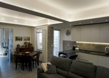 Soggiorno - Quadrilocale via Gian Battista Monti, 20, Genova (zona Sampierdarena) - foto 5