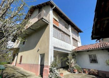 Facciata - Villa strada Cantone Pezza, 30/32, Biella - foto 6