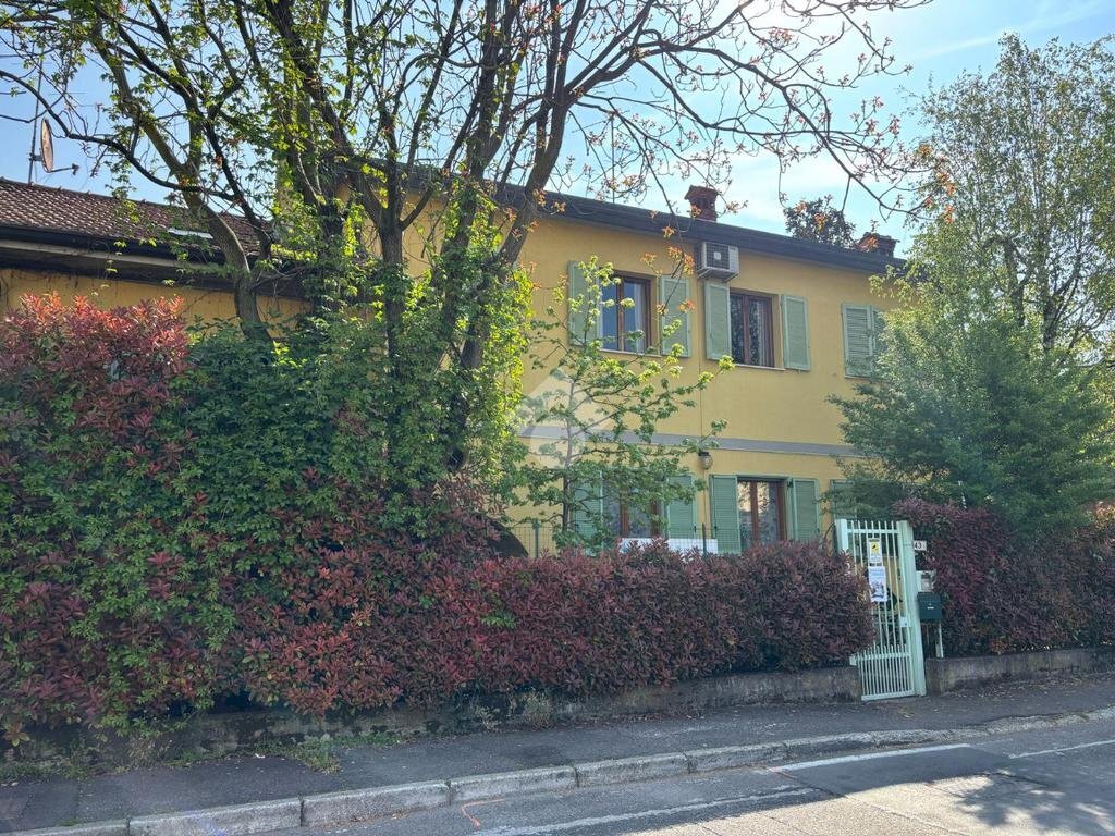 Portion of a house Via Cornaredo, Rho - photo 3