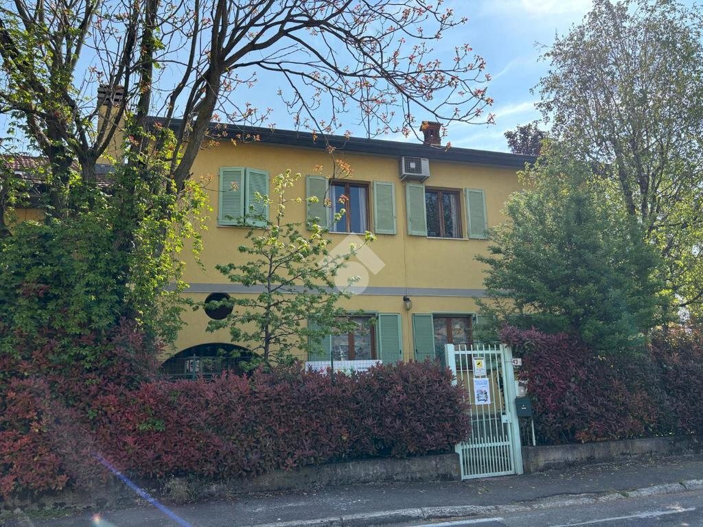 Portion of a house Via Cornaredo, Rho - photo 2