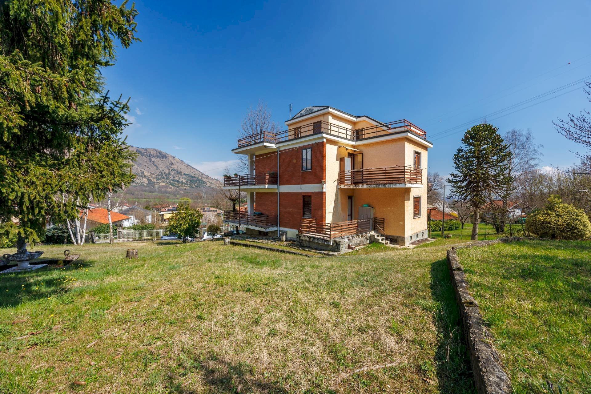 Villa Via Borgonuovo, Val della Torre - foto 1