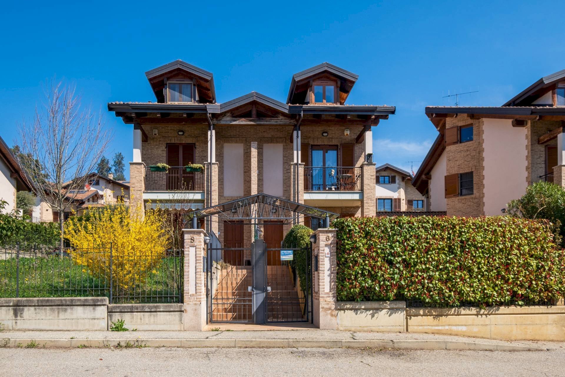 Single Family Villa piazza Unità d'Italia, Pecetto Torinese - photo 1