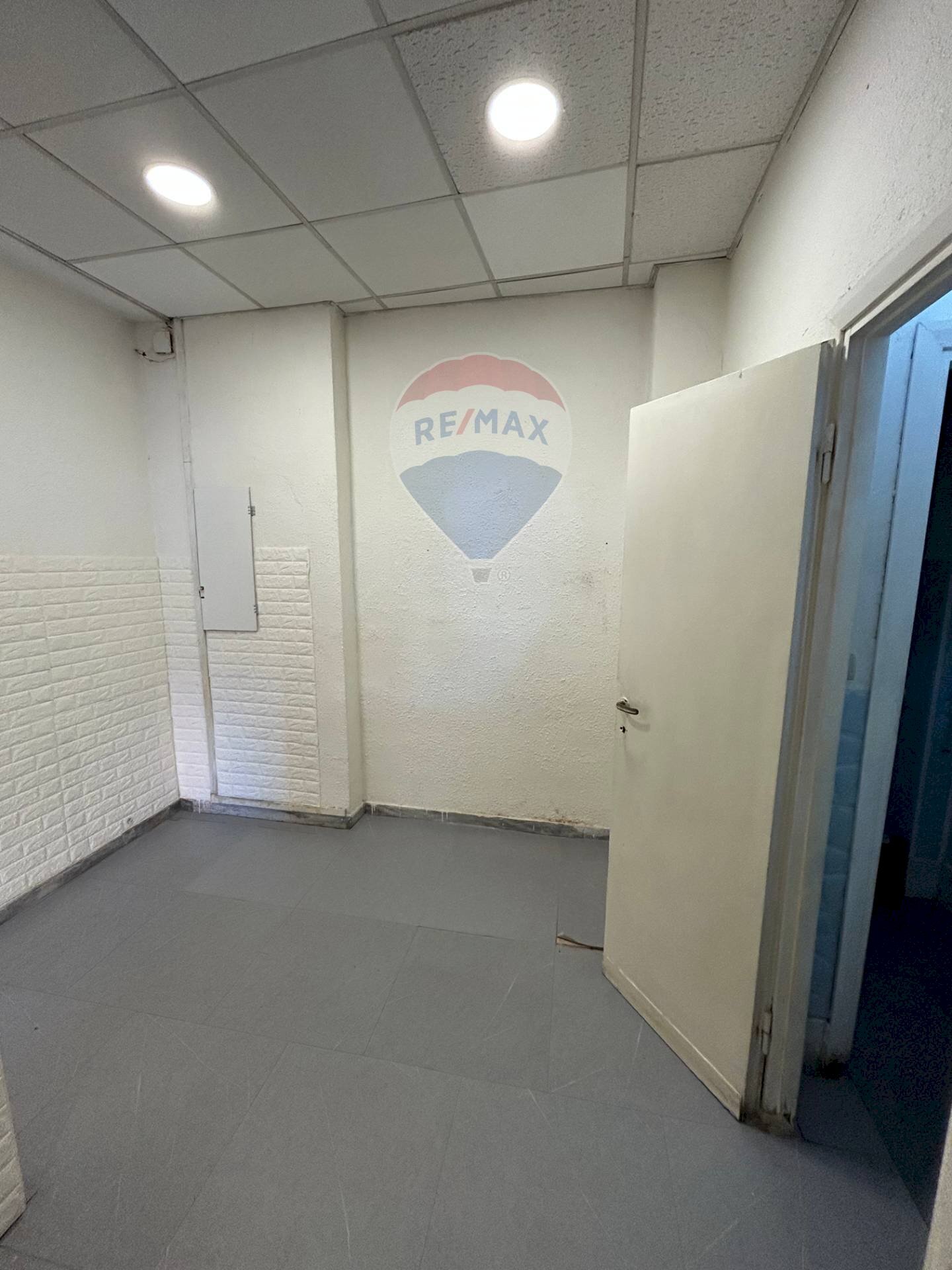 Commercial Activity Roma (neighborhood Magliana) - photo 3