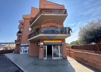 Locale Commerciale Via Barbaresco, Roma (zona Aurelio) - foto 1