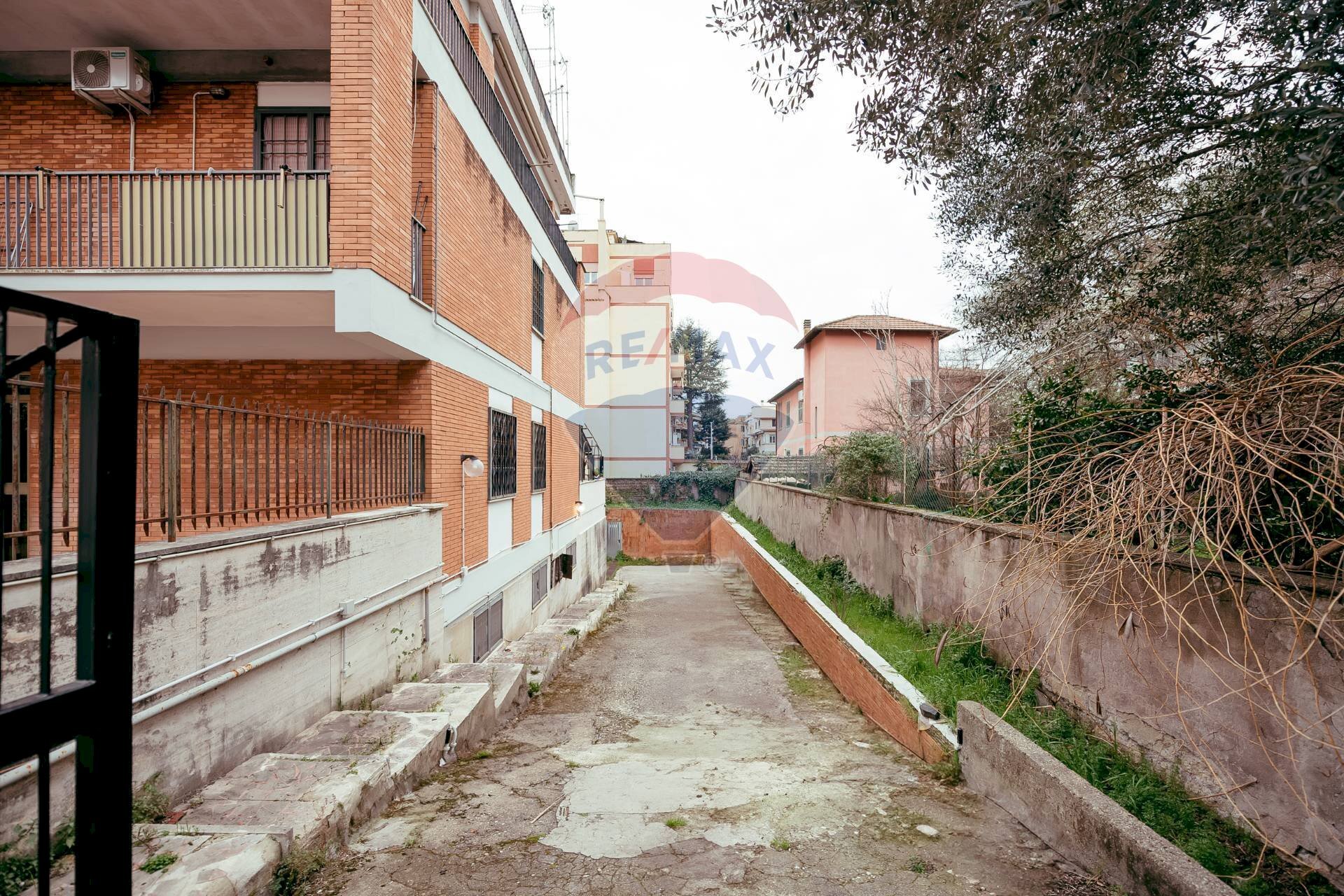 Box Via Diano Marina, Roma (neighborhood Torrevecchia) - photo 2